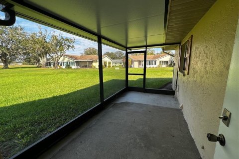 Condo in Sun City Center, Florida, 2 bedrooms  № 1827790 - photo 12