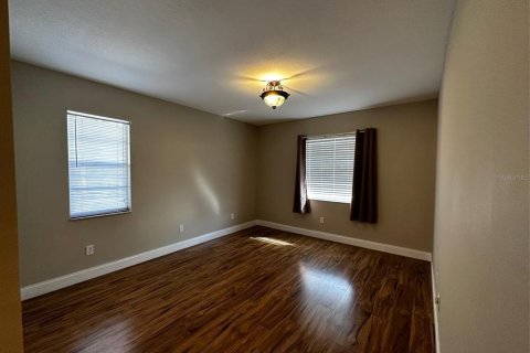 Condo in Sun City Center, Florida, 2 bedrooms  № 1827790 - photo 9