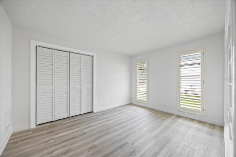 House in Clearwater, Florida 4 bedrooms, 256.04 sq.m. № 1750526 - photo 30