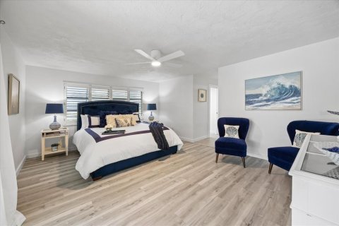 House in Clearwater, Florida 4 bedrooms, 256.04 sq.m. № 1750526 - photo 17