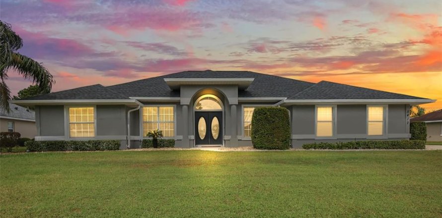 House in Wildwood, Florida 3 bedrooms, 177.81 sq.m. № 1804955
