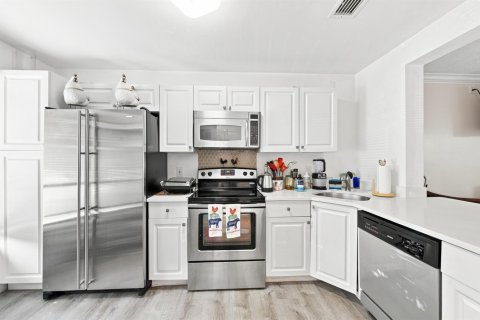 Adosado en venta en West Palm Beach, Florida, 2 dormitorios, 96.99 m2 № 2191163 - foto 14