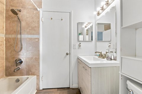 Adosado en venta en West Palm Beach, Florida, 2 dormitorios, 96.99 m2 № 2191163 - foto 21