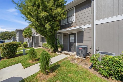 Adosado en venta en West Palm Beach, Florida, 2 dormitorios, 96.99 m2 № 2191163 - foto 2