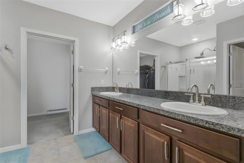 House in Ruskin, Florida 5 bedrooms, 273.97 sq.m. № 2425878 - photo 15