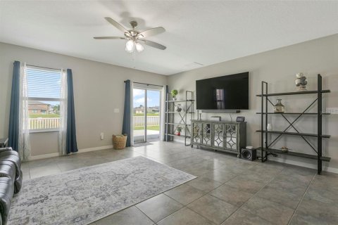 House in Ruskin, Florida 5 bedrooms, 273.97 sq.m. № 2425878 - photo 11