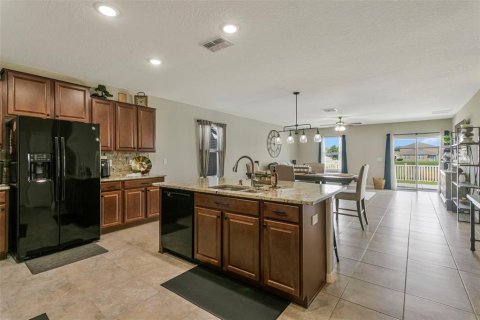 House in Ruskin, Florida 5 bedrooms, 273.97 sq.m. № 2425878 - photo 8