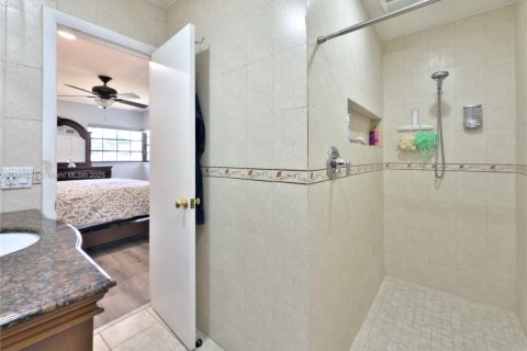 House in Hollywood, Florida 3 bedrooms, 163.32 sq.m. № 1842495 - photo 21