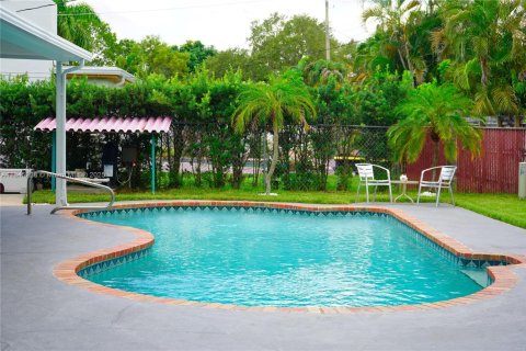 House in Hollywood, Florida 3 bedrooms, 163.32 sq.m. № 1842495 - photo 14