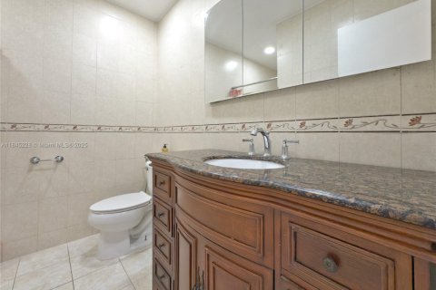 House in Hollywood, Florida 3 bedrooms, 163.32 sq.m. № 1842495 - photo 20