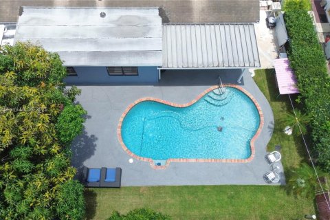 House in Hollywood, Florida 3 bedrooms, 163.32 sq.m. № 1842495 - photo 6