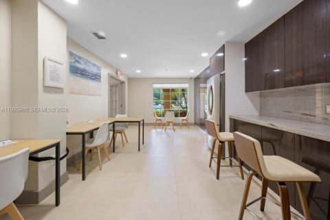 Condo in Aventura, Florida, 2 bedrooms № 2058743 - photo 27