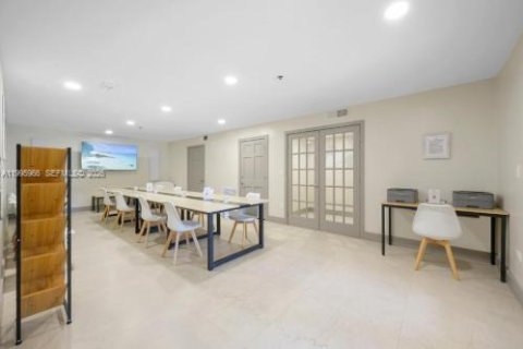 Condo in Aventura, Florida, 2 bedrooms № 2058743 - photo 26