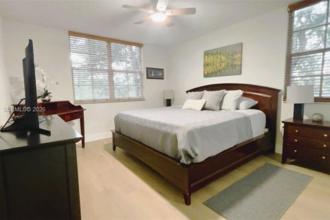 Condo in Aventura, Florida, 2 bedrooms № 2058743 - photo 10