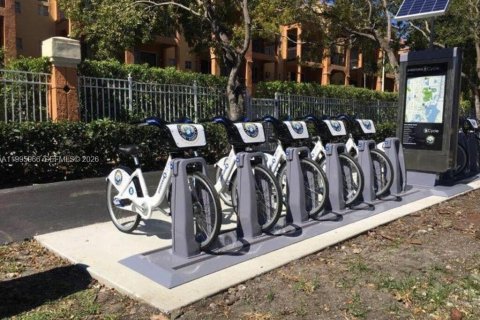 Condo in Aventura, Florida, 2 bedrooms № 2058743 - photo 29