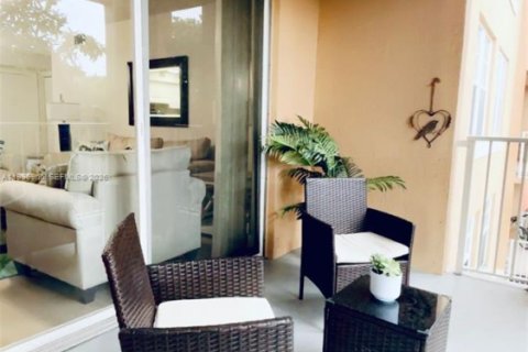 Condo in Aventura, Florida, 2 bedrooms № 2058743 - photo 6