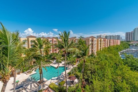 Condo in Aventura, Florida, 2 bedrooms № 2058743 - photo 22