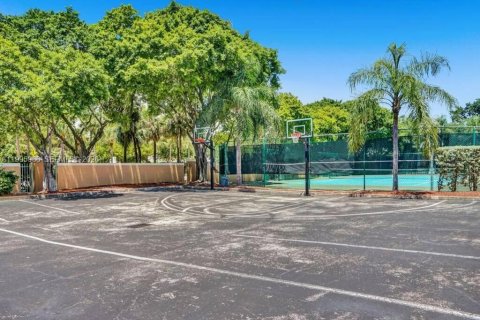 Condo in Aventura, Florida, 2 bedrooms № 2058743 - photo 30