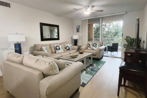 Condo in Aventura, Florida, 2 bedrooms № 2058743 - photo 3