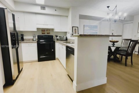 Condo in Aventura, Florida, 2 bedrooms № 2058743 - photo 7