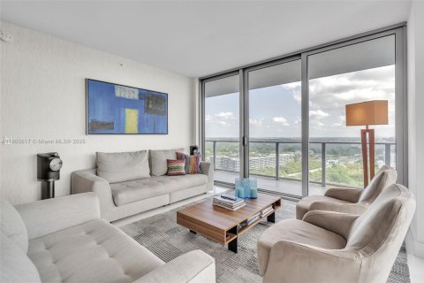 Condo in North Miami Beach, Florida, 3 bedrooms  № 1864841 - photo 9