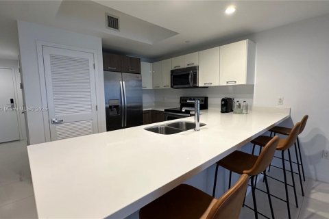 Condominio en venta en Bay Harbor Islands, Florida, 2 dormitorios, 109.16 m2 № 1954335 - foto 6