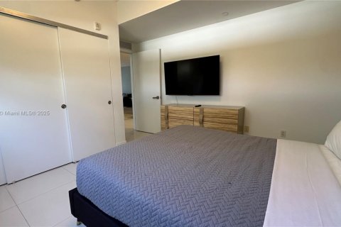 Condominio en venta en Bay Harbor Islands, Florida, 2 dormitorios, 109.16 m2 № 1954335 - foto 22