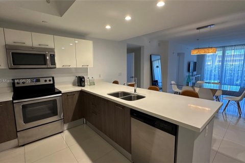 Condominio en venta en Bay Harbor Islands, Florida, 2 dormitorios, 109.16 m2 № 1954335 - foto 1