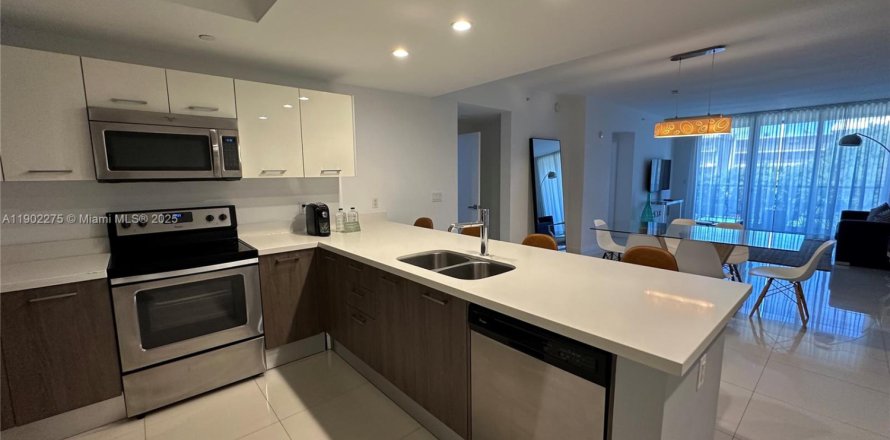 Condominio en Bay Harbor Islands, Florida, 2 dormitorios  № 1954335