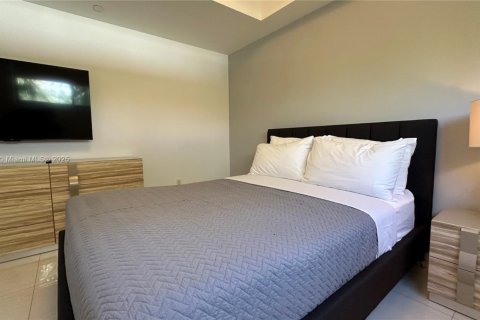 Condominio en venta en Bay Harbor Islands, Florida, 2 dormitorios, 109.16 m2 № 1954335 - foto 21