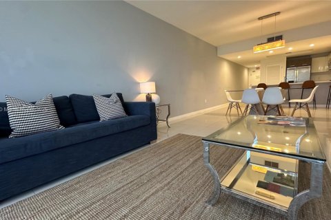 Condominio en venta en Bay Harbor Islands, Florida, 2 dormitorios, 109.16 m2 № 1954335 - foto 11