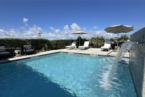 Condominio en venta en Bay Harbor Islands, Florida, 2 dormitorios, 109.16 m2 № 1954335 - foto 30