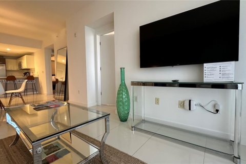 Condominio en venta en Bay Harbor Islands, Florida, 2 dormitorios, 109.16 m2 № 1954335 - foto 12