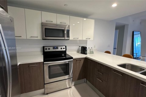 Condominio en venta en Bay Harbor Islands, Florida, 2 dormitorios, 109.16 m2 № 1954335 - foto 3