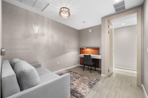 Condo in Miami, Florida, 4 bedrooms  № 1990742 - photo 8