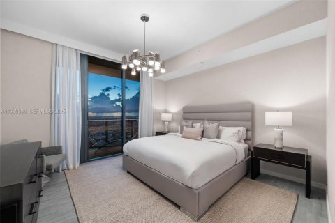 Condo in Miami, Florida, 4 bedrooms  № 1990742 - photo 9