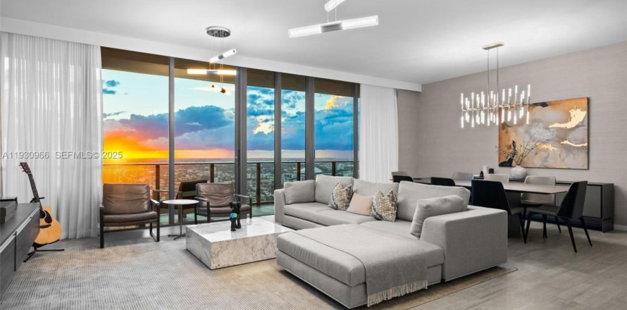 Condo in Miami, Florida, 4 bedrooms  № 1990742