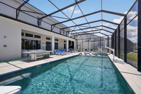 House in Davenport, Florida 11 bedrooms, 607.77 sq.m. № 2109524 - photo 27