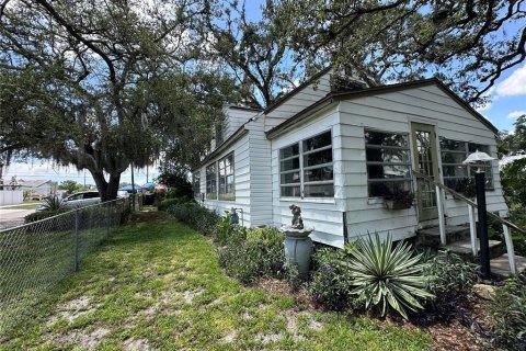 House in Tampa, Florida 3 bedrooms, 135.27 sq.m. № 1768107 - photo 8