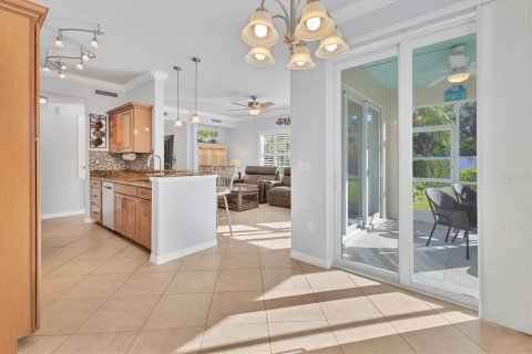 Condo in Venice, Florida, 2 bedrooms  № 1718602 - photo 19