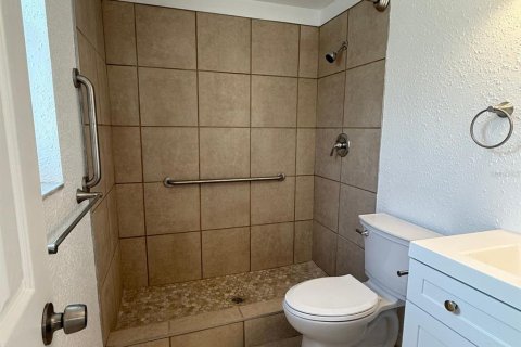 Propiedad comercial en venta en New Port Richey, Florida, 53 dormitorios, 74.41 m2 № 2166417 - foto 14