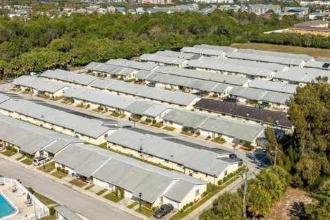 Propiedad comercial en venta en New Port Richey, Florida, 53 dormitorios, 74.41 m2 № 2166417 - foto 4