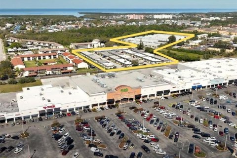Propiedad comercial en venta en New Port Richey, Florida, 53 dormitorios, 74.41 m2 № 2166417 - foto 2