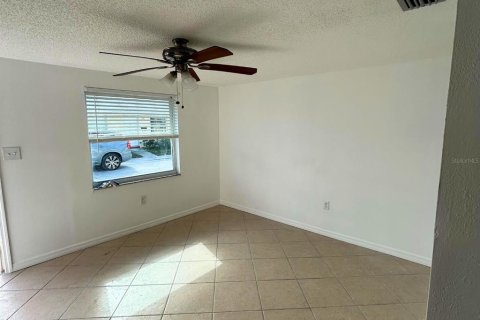 Propiedad comercial en venta en New Port Richey, Florida, 53 dormitorios, 74.41 m2 № 2166417 - foto 17