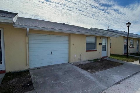 Propiedad comercial en venta en New Port Richey, Florida, 53 dormitorios, 74.41 m2 № 2166417 - foto 18