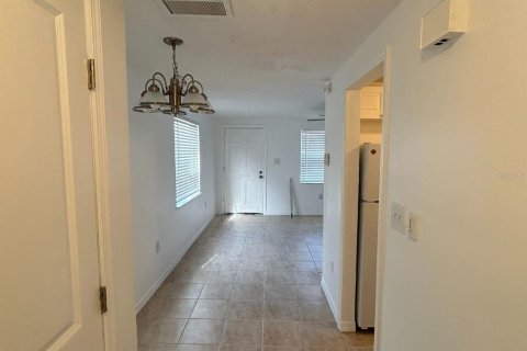 Propiedad comercial en venta en New Port Richey, Florida, 53 dormitorios, 74.41 m2 № 2166417 - foto 21