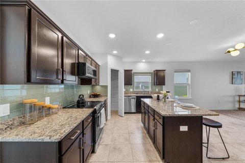 House in Newberry, Florida 4 bedrooms, 184.69 sq.m. № 2123026 - photo 8