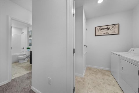 House in Newberry, Florida 4 bedrooms, 184.69 sq.m. № 2123026 - photo 28