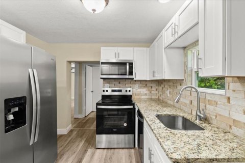 House in Ormond Beach, Florida 2 bedrooms, 92.9 sq.m. № 1883134 - photo 8