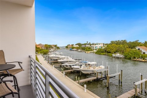 Condo in Sarasota, Florida, 2 bedrooms  № 1815676 - photo 1